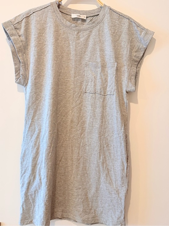 TALULAH Dresses & Skirts - Cute Light Grey Muscle T-shirt dress tunic with pockets small